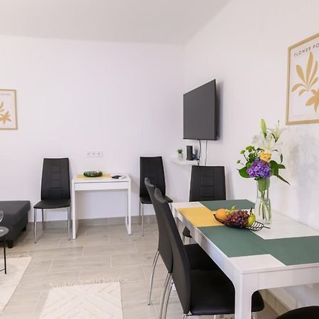 Zentrea Apartman エゲル エクステリア 写真